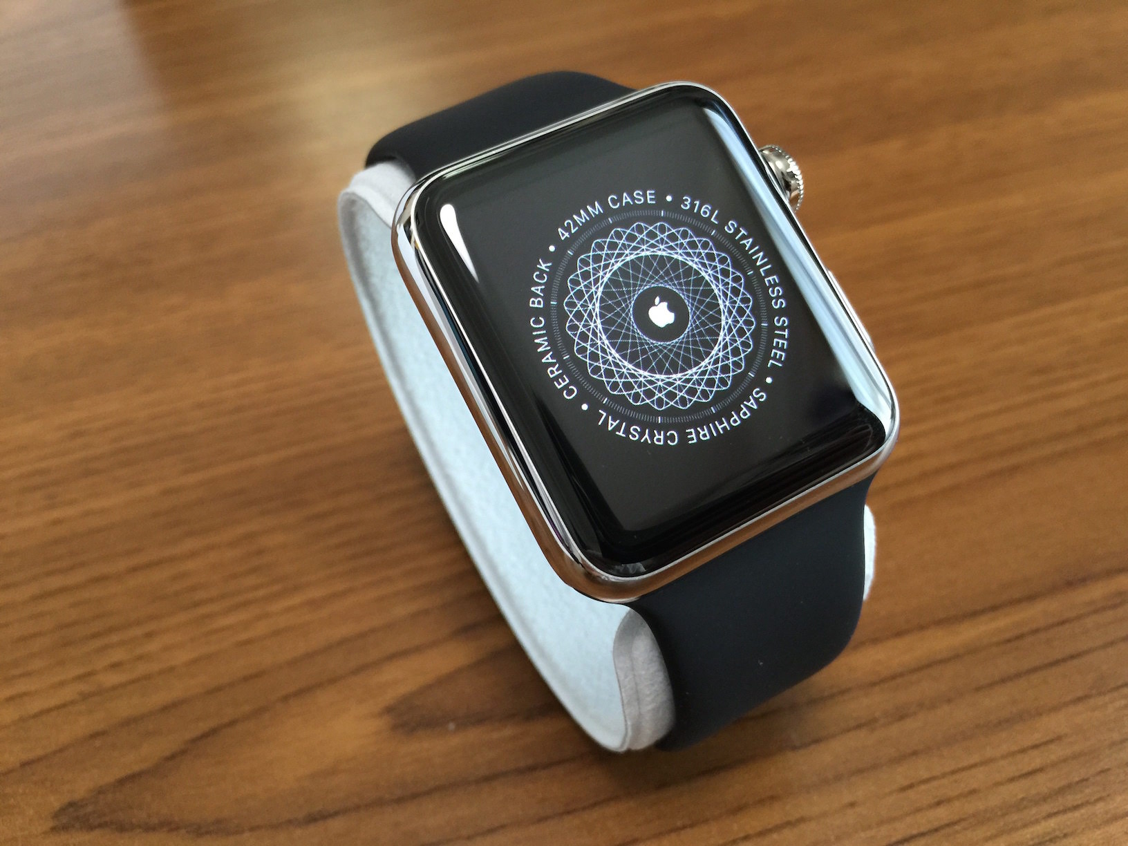 Apple Watch 42mm ステンレススチールケース・ブラックスポーツバンド 